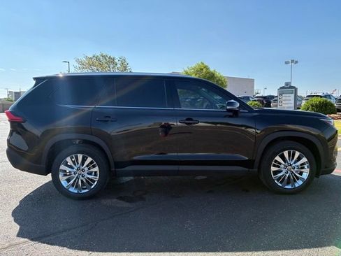 Used 2024 Toyota Grand Highlander AWD image 7