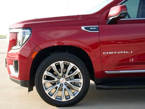 Used 2021 GMC Yukon Denali w/ LPO, Illumination Package AWD/4WD image 5