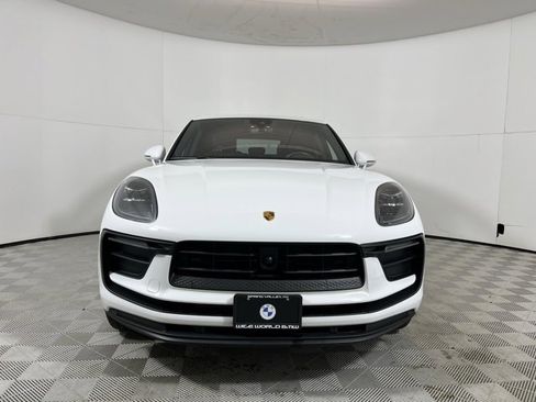 Used 2023 Porsche Macan image 2