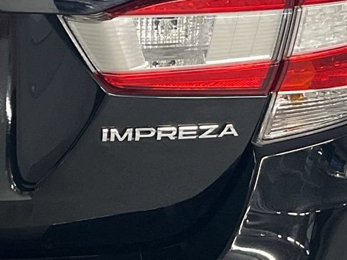 Used 2018 Subaru Impreza 2.0i Premium w/ Popular Package #5 AWD/4WD image 32