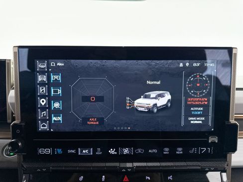 Used 2025 GMC Hummer EV 3X AWD/4WD image 4
