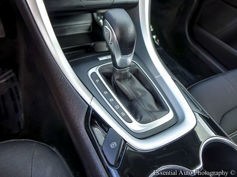 Used 2014 Ford Fusion SE FWD image 15