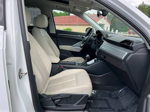 Used 2020 Audi Q3 2.0T Premium w/ Convenience Package AWD/4WD image 24