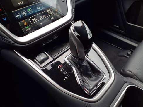 Certified 2025 Subaru Outback Limited image 5