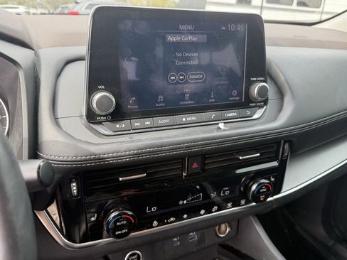 Used 2022 Nissan Rogue SV w/ SV Premium Package image 20