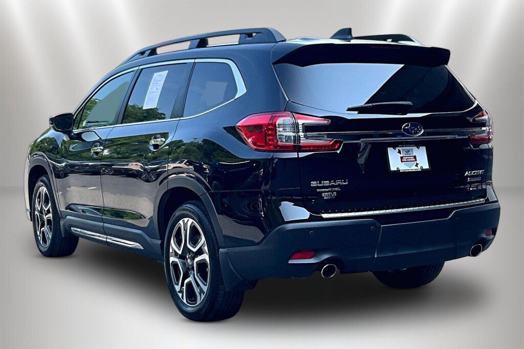 Certified 2026 Subaru Ascent Touring AWD/4WD image 4