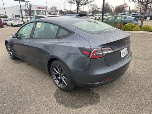 Used 2023 Tesla Model 3 Standard Range image 4
