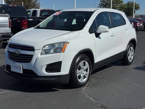 Used 2015 Chevrolet Trax LS w/ LPO, Cargo Package FWD image 9