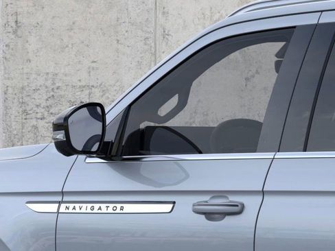 New 2026 Lincoln Navigator L Premier AWD/4WD image 20