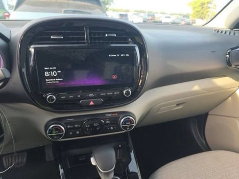 Certified 2025 Kia Soul EX FWD image 10