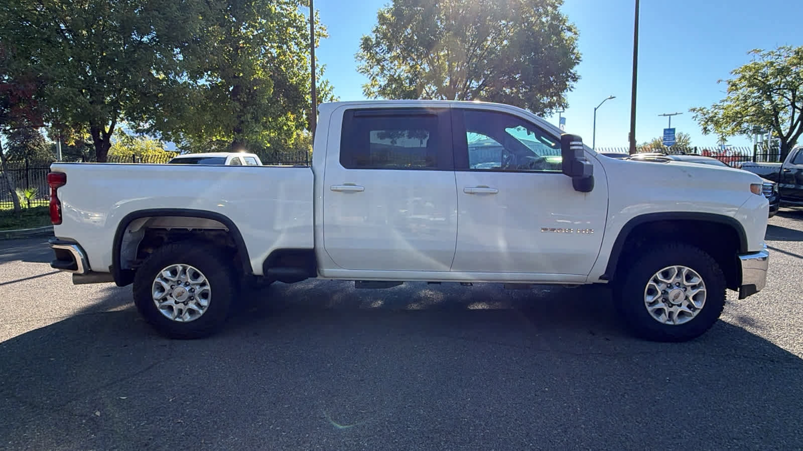 Used 2021 Chevrolet Silverado 2500 LT w/ Z71 Off-Road Package AWD/4WD image 4