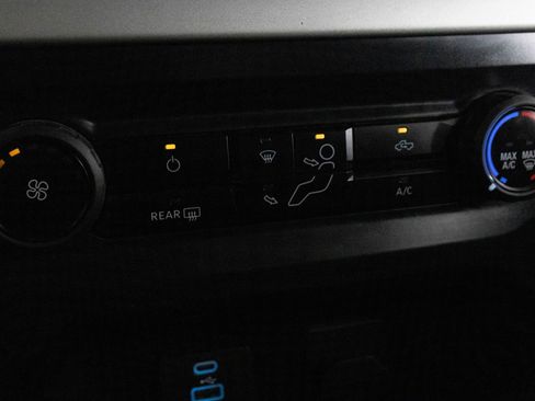 Used 2023 Ford F150 XLT image 23