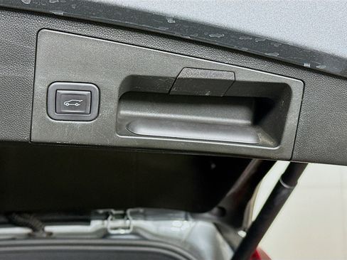 Used 2024 Cadillac XT4 Premium Luxury image 29