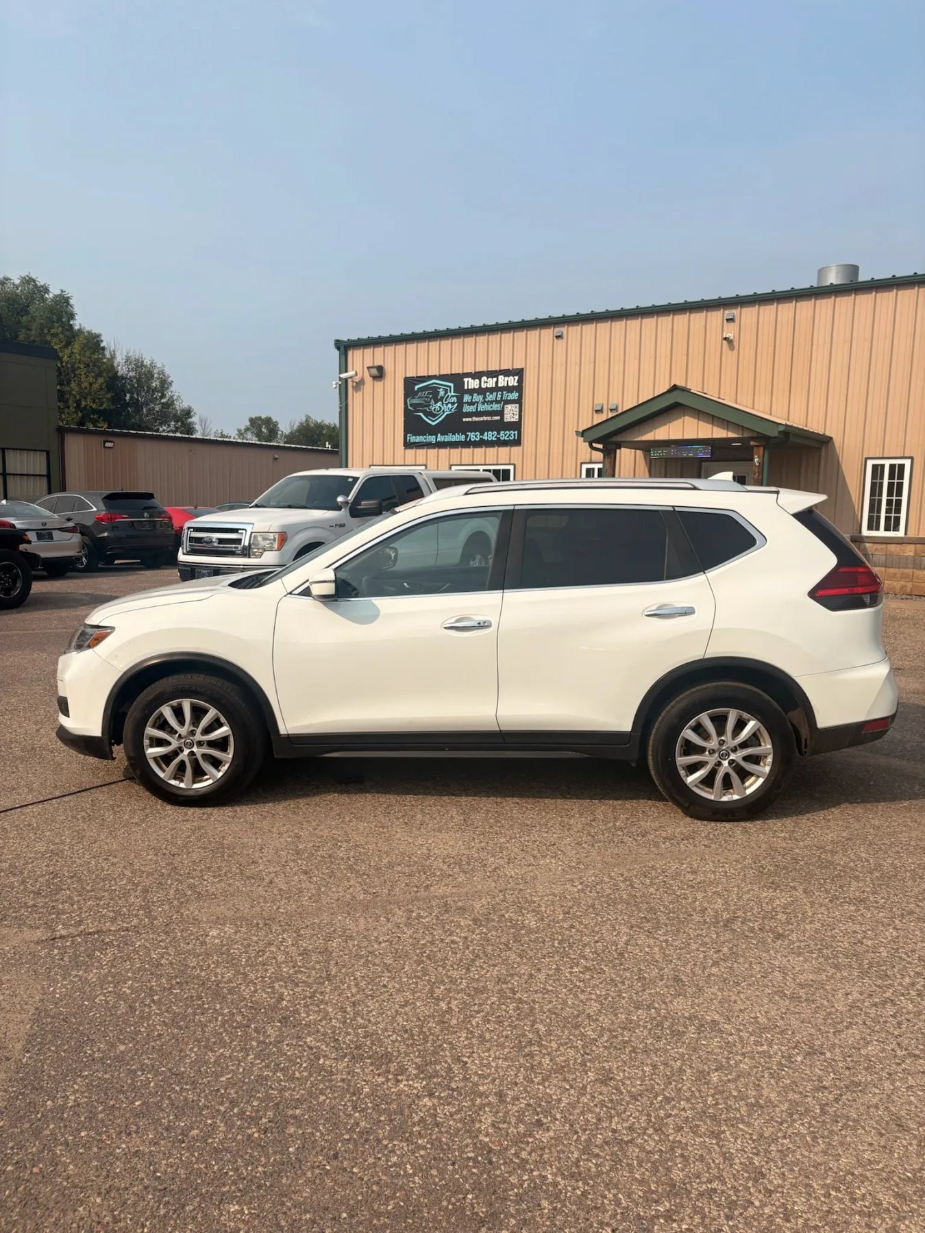 Used 2017 Nissan Rogue SV FWD image 8