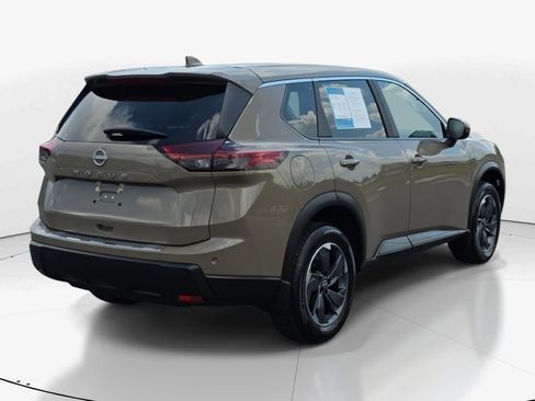 Used 2025 Nissan Rogue SV FWD image 6