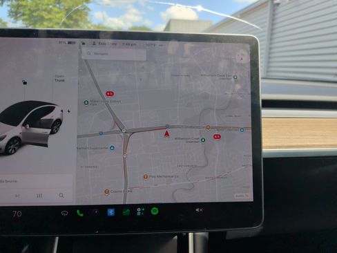 Used 2021 Tesla Model Y Long Range AWD/4WD image 23
