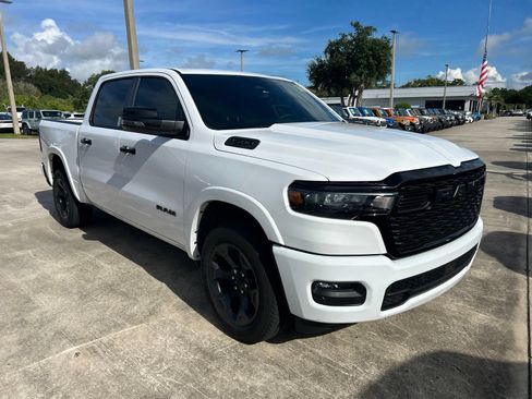 Used 2025 RAM 1500 Big Horn AWD/4WD image 7