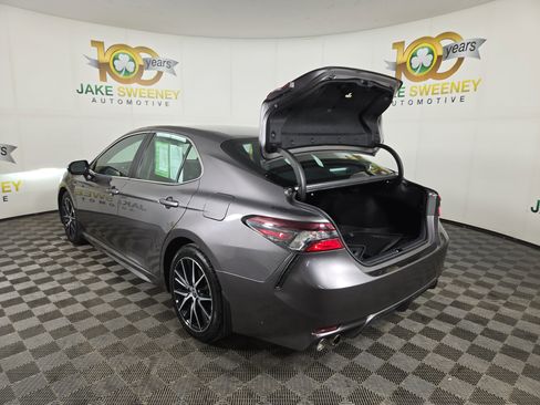 Used 2024 Toyota Camry SE image 30