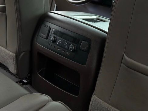 Used 2019 GMC Yukon XL Denali w/ Denali Ultimate Package image 27