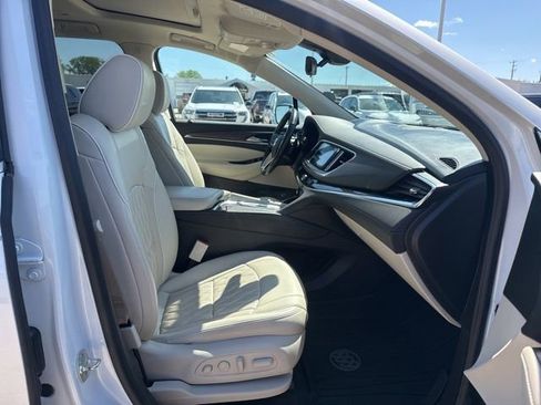 Used 2024 Buick Enclave Avenir w/ Avenir Technology Package AWD/4WD image 58