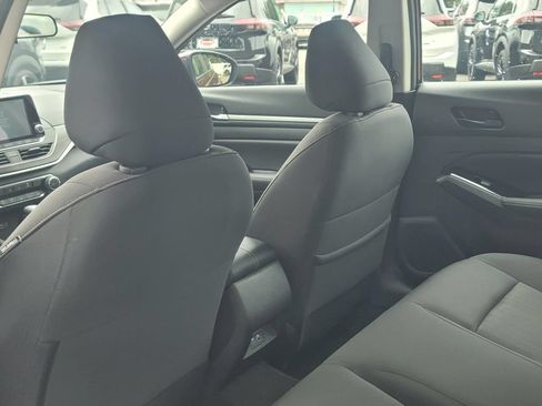 Used 2023 Nissan Altima 2.5 SV FWD image 16