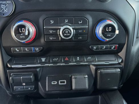 Used 2023 GMC Sierra 2500 SLT w/ SLT Convenience Package image 13