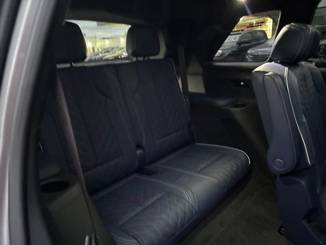 Certified 2026 Cadillac Vistiq Premium Luxury AWD/4WD image 39