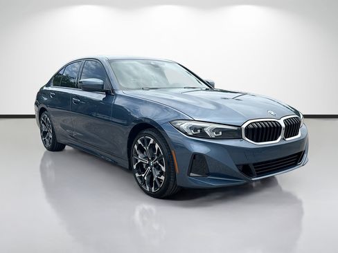 Used 2025 BMW 330i Sedan RWD image 1
