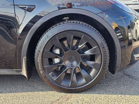 Used 2023 Tesla Model Y Long Range AWD/4WD image 9