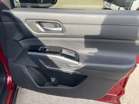 Certified 2024 Nissan Pathfinder SL image 24