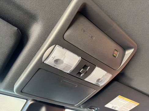 Used 2025 Nissan Frontier PRO-4X w/ Pro Convenience Package image 32