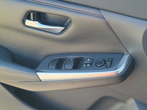 Used 2021 Nissan Sentra SR FWD image 19