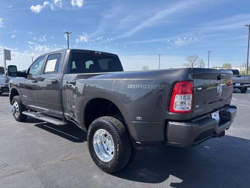 Used 2024 RAM 3500 Big Horn w/ Sport Appearance Package image 3