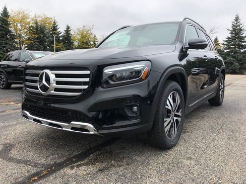 New 2025 Mercedes-Benz GLB 250 4MATIC image 3