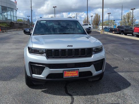 New 2026 Jeep Grand Cherokee Altitude AWD/4WD image 2