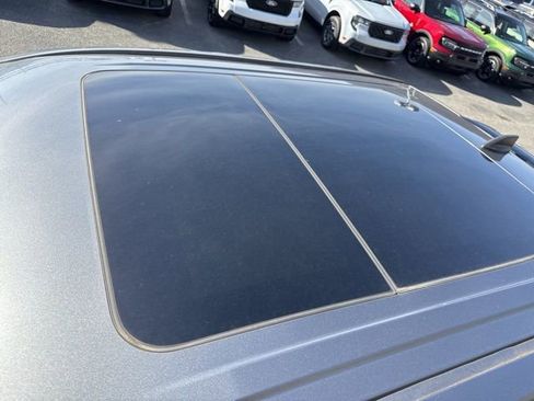 Used 2024 Nissan Titan PRO-4X w/ Pro-4x Convenience Package image 7