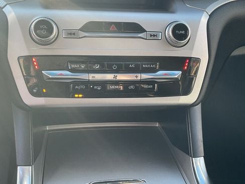 Certified 2022 Ford Explorer XLT w/ Equipment Group 202A AWD/4WD image 20