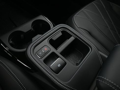 Used 2025 Ford Mustang Mach-E Select w/ Comfort Package Lite RWD image 19