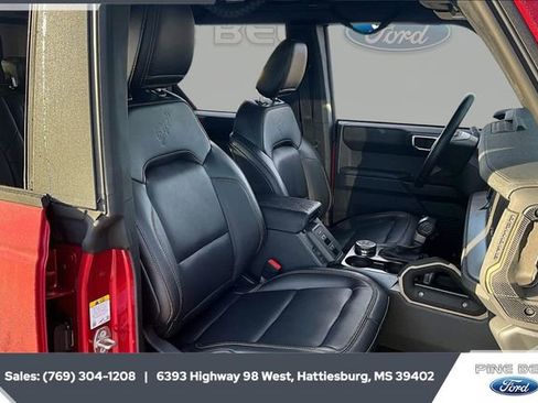 Used 2025 Ford Bronco Badlands image 6