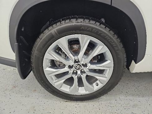 Used 2020 Toyota Highlander Limited AWD/4WD image 7