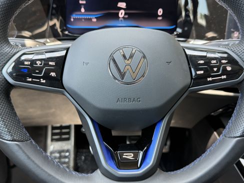 Used 2024 Volkswagen Golf R AWD/4WD image 31