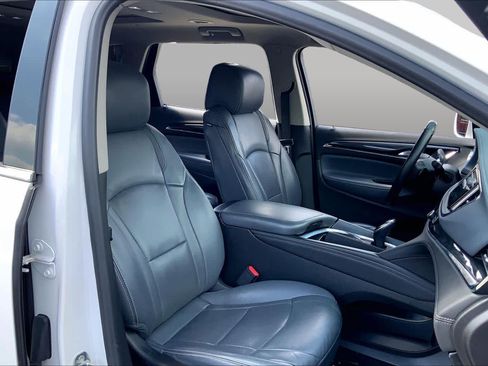 Used 2018 Buick Enclave Premium w/ Experience Buick Package FWD image 9