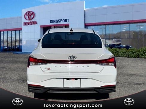 Used 2023 Hyundai Elantra SEL w/ Convenience Package image 4