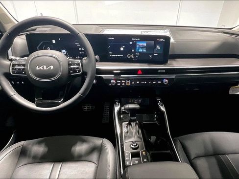 Used 2025 Kia Sorento SX FWD image 6
