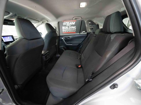 Used 2025 Toyota RAV4 LE AWD/4WD image 23