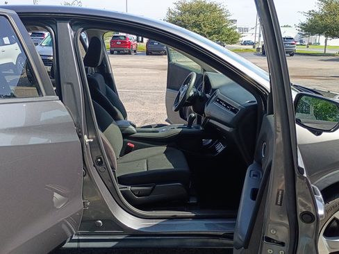 Used 2017 Honda HR-V EX image 16