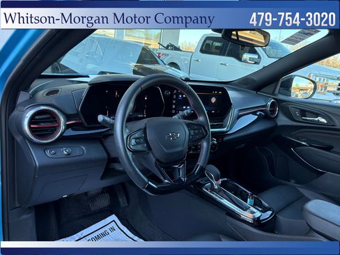 Used 2025 Chevrolet Trax RS w/ Driver Confidence Package image 10