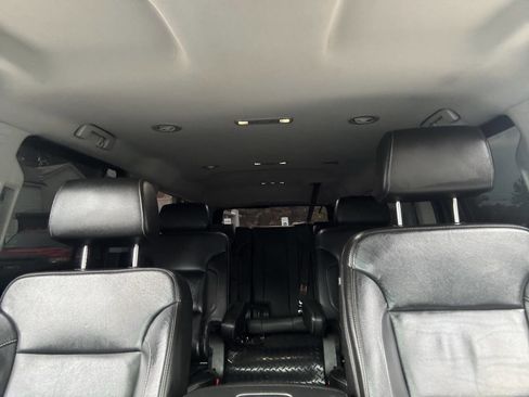 Used 2018 Chevrolet Suburban LT image 52