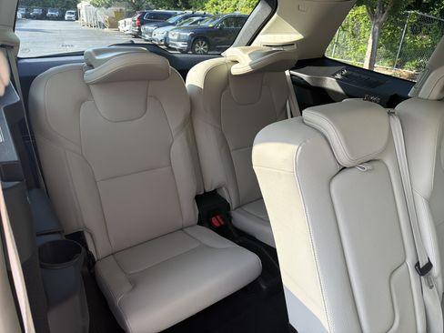 Certified 2024 Volvo XC90 T8 Plus w/ Protection Package AWD/4WD image 33