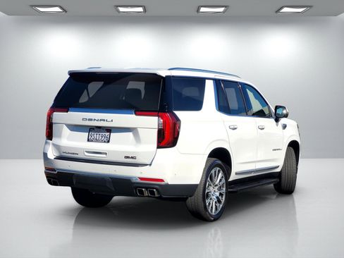 Used 2025 GMC Yukon Denali AWD/4WD image 4